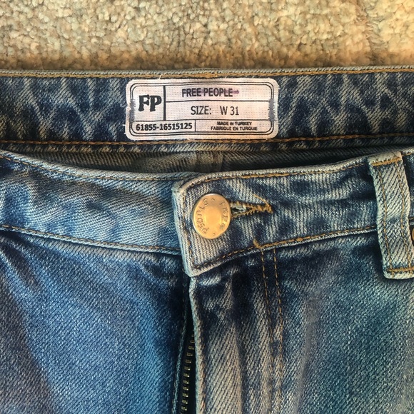 Free People destructed Boyfriend Jeans with pearls - Picture 6 of 8